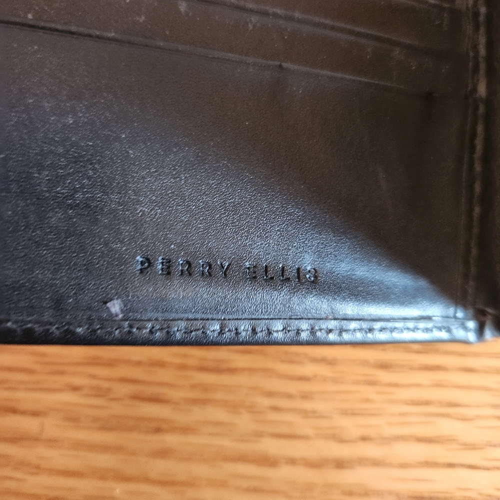 Perry Ellis Classic Black Wallet - Picture 6 of 7